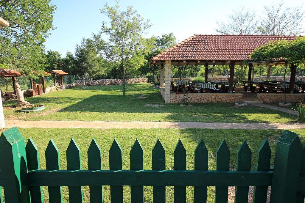 Agrotourism Galic Krka 호텔 Drinovci 외부 사진